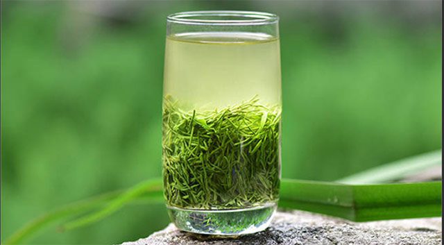 How important is the temperature of the water in making a perfect cup of Mao Jian tea? Illustration 3
