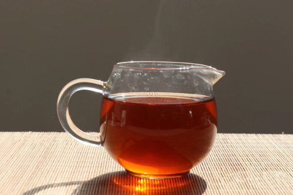 How important is the temperature of the water in making a perfect cup of Mao Jian tea? Illustration 1