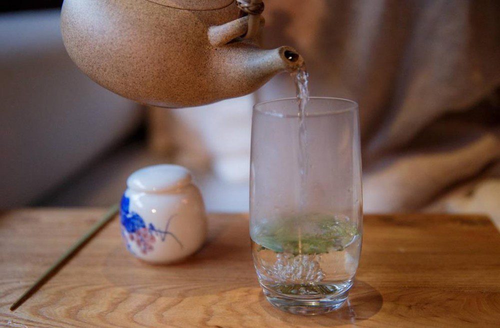 How to Make a Perfect Cup of White Peony Tea Illustration 1