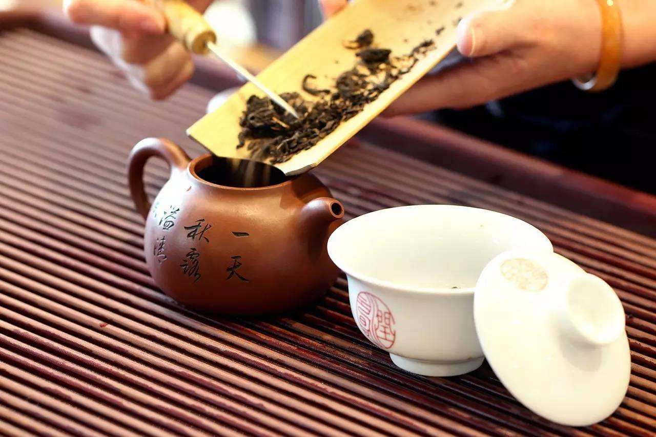 第一泡茶要倒掉吗？揭秘“洗茶”的真相与误区-佑见茶山