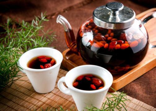 阿胶泡茶可以吗？详细解析阿胶泡茶的益处与注意事项插图1